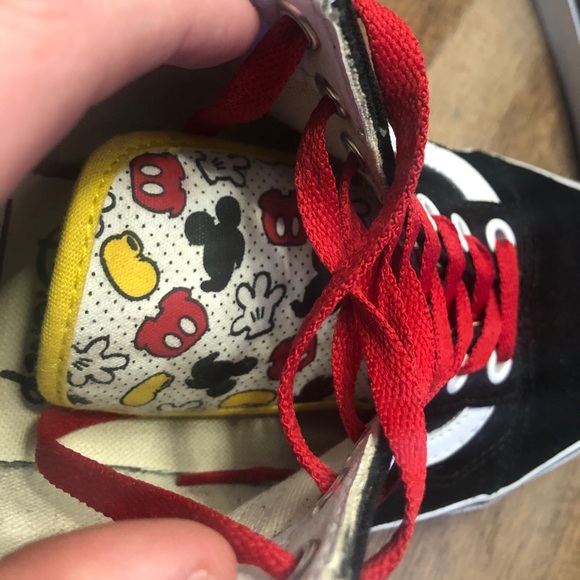 Custom Vans Disney Old Skool - Picture 3 of 3